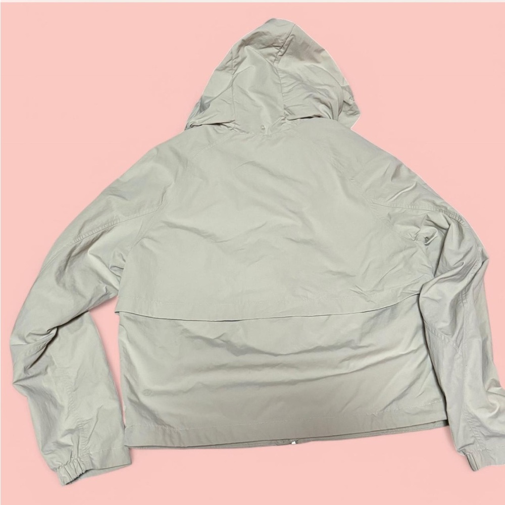 SOLD Lululemon Athletica Beige Jacket - Picture 5 of 5